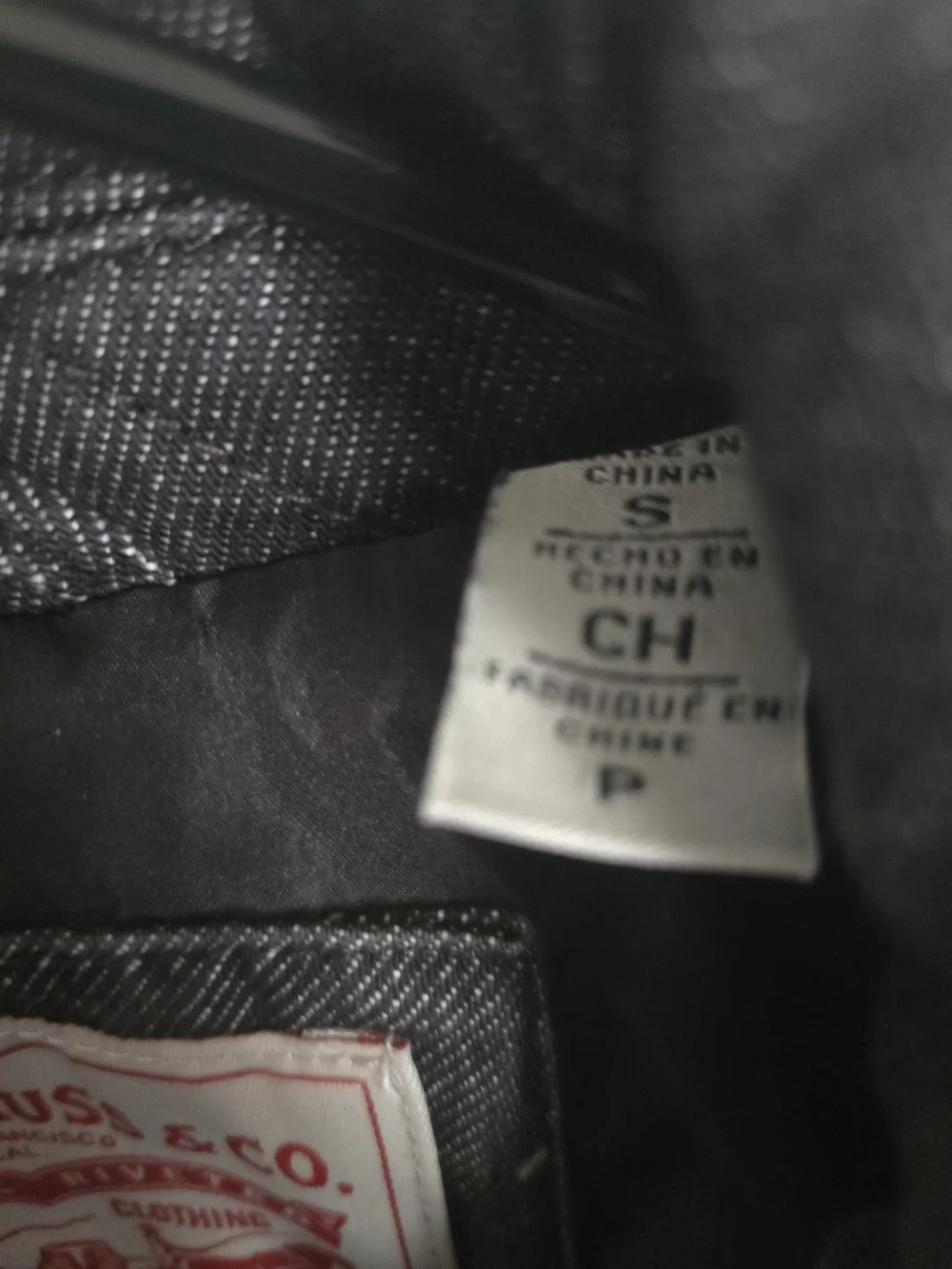 Levi's Men's Quilted Zip-Front Jacket in Charcoal Black - Picture 13 of 14